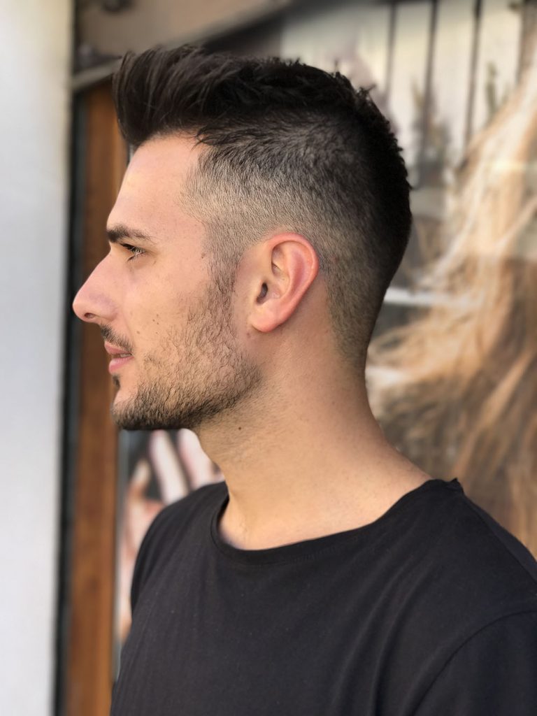 Taglio uomo con ciuffo
